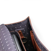 Load image into Gallery viewer, Leather Messenger bag Mahogany